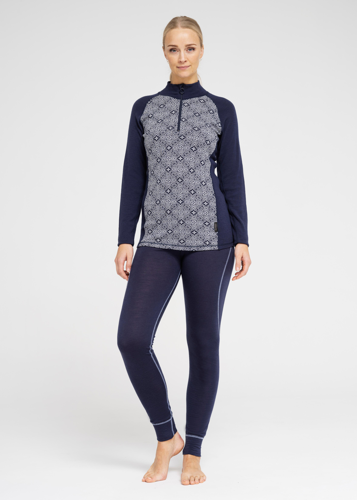 Langermet t-skjorte "Half Zip", 100% merino ull, navy -Dovre Women Langermet t-skjorte "Half Zip", 100% merino ull, navy -Dovre Women