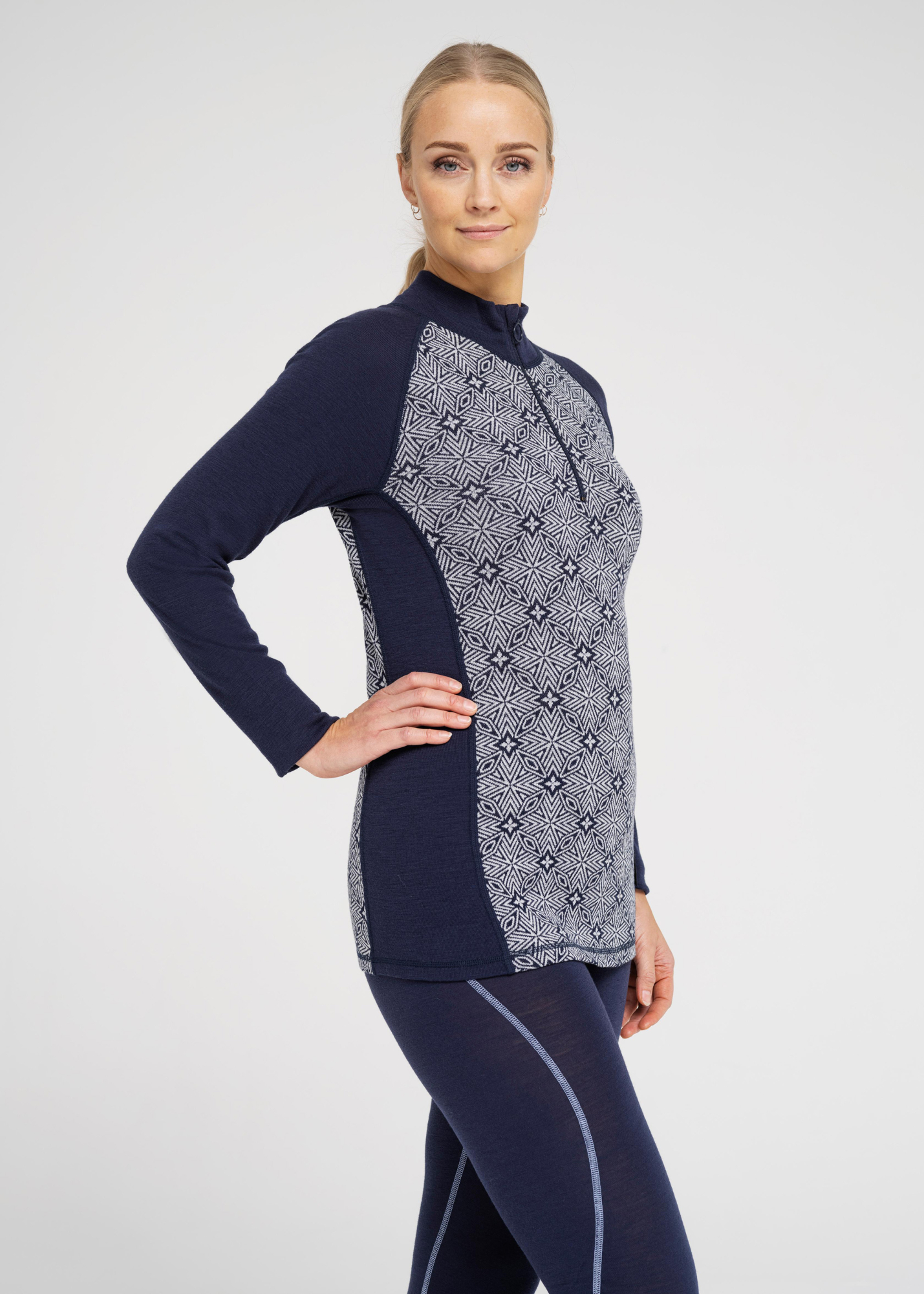 Langermet t-skjorte "Half Zip", 100% merino ull, navy -Dovre Women Langermet t-skjorte "Half Zip", 100% merino ull, navy -Dovre Women