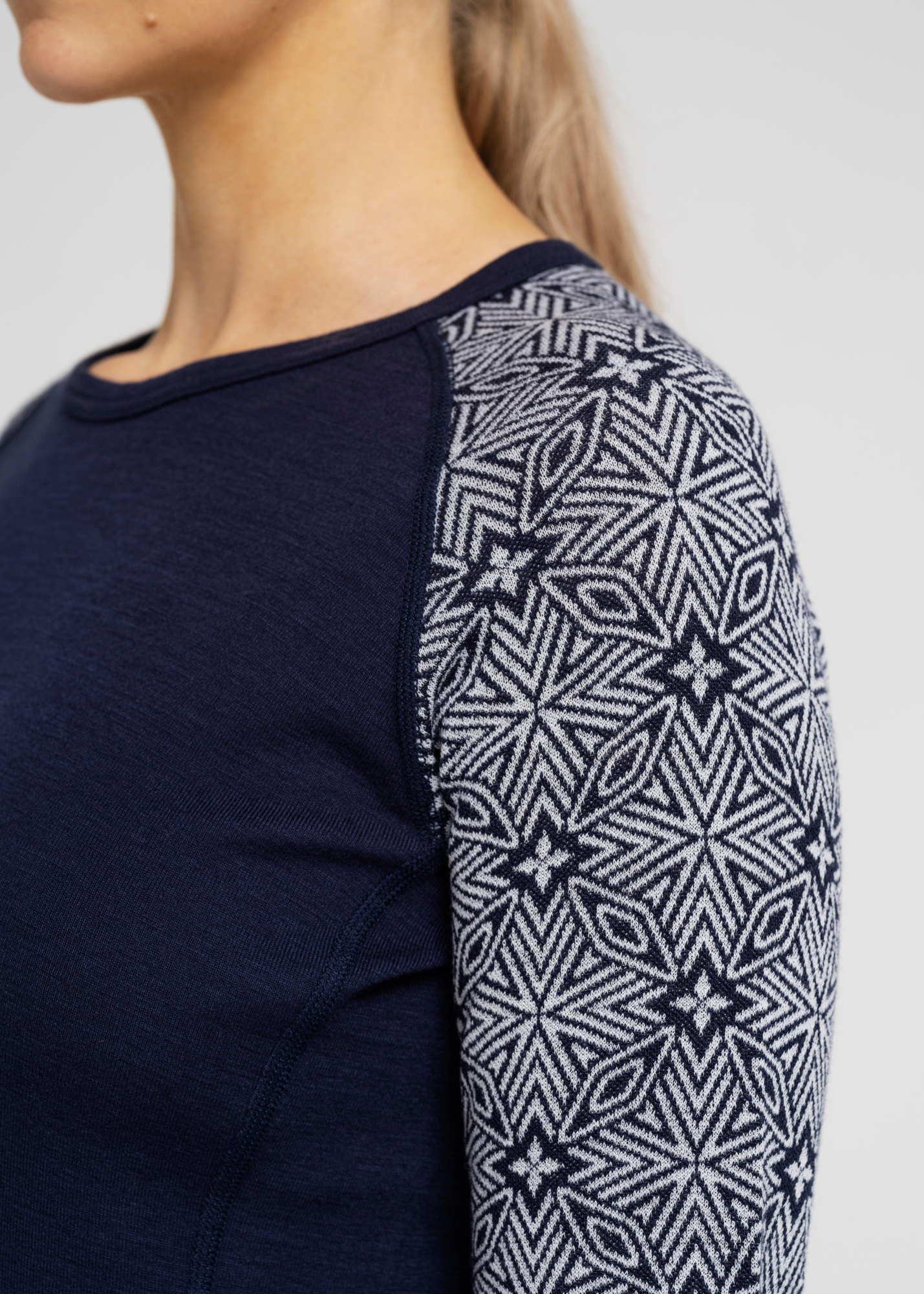 Langermet t-skjorte, 100% merino ull, navy -Dovre Women Langermet t-skjorte, 100% merino ull, navy -Dovre Women